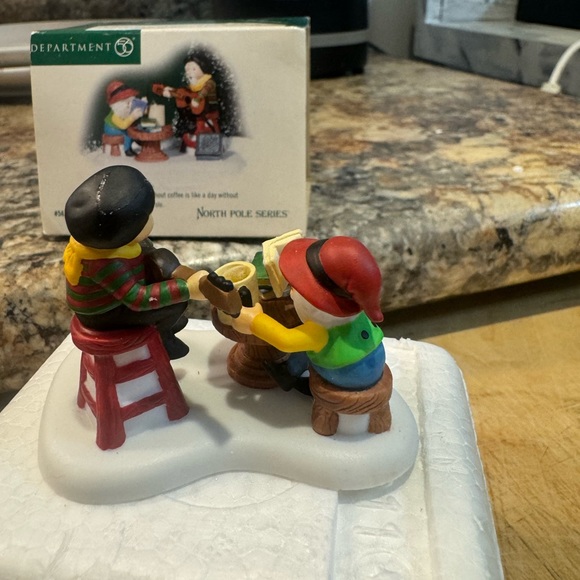 Dept 56 - Picture 4 of 5